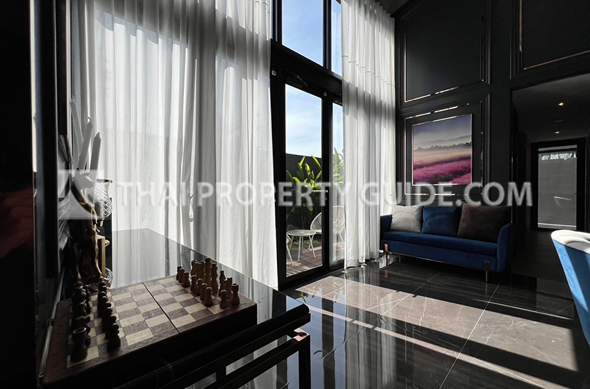 House with Private Pool in Srinakarin 